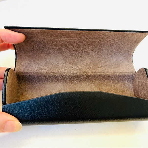 Burberry Glasses Case Never Used. Perfect Condition - Picture 4 of 5